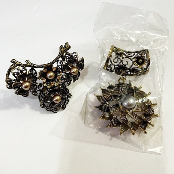 Vintage Gold Tone Filigree Scarf Clip Ring Floral Blush Silver Faux Pearl Lot 2x - Picture 1 of 12